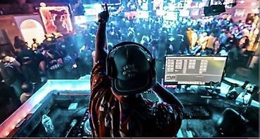 xalça yuma 1 azn: DJ xidməti – peşəkar səhnə performansı və yüksək keyfiyyətli səs — 2