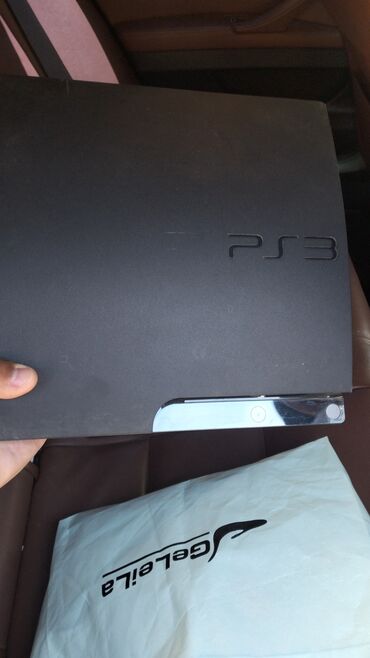 irşad playstation 3: Plesdeysn 3 slim 320 gb yaddas ideal veziyetde 3 pult verilir uzerinde