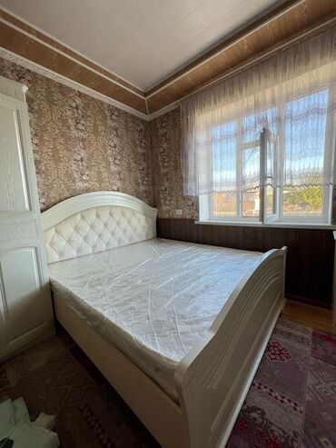 верблюжье одеяло ссср: Кийим салуучу шкаф, Колдонулган, Түз