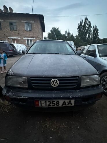 Volkswagen: Volkswagen Vento: 2 л, Механика, Бензин, Седан