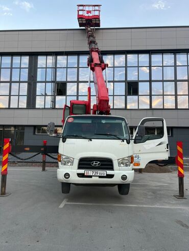 мерседес тигач: Манипулятор, Hyundai, 2013 г.