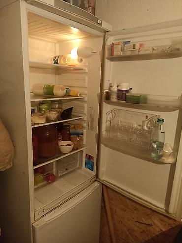 mini refrigerator: Холодильник Indesit, двухкамерный, белый. - Классическая компоновка — 3