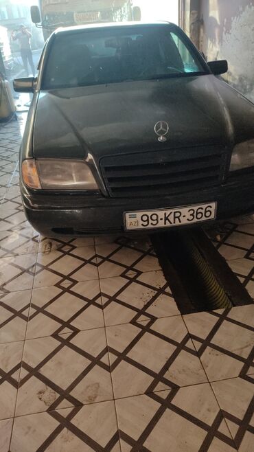 mersedes kupe: Mercedes-Benz C 180: 1.8 l | 1996 il Krossover