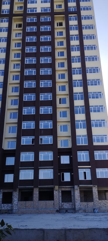 квартира кара жыгачтан: 2 бөлмө, 76 кв. м, 17 кабат, ПСО (өзү оңдоп түзөтүп бүтүү үчүн)