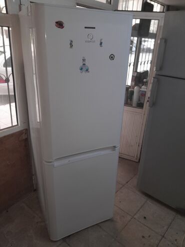 soyuducu kredit: İşlənmiş 2 qapılı Indesit Soyuducu Satılır, rəng - Ağ, Təkərli