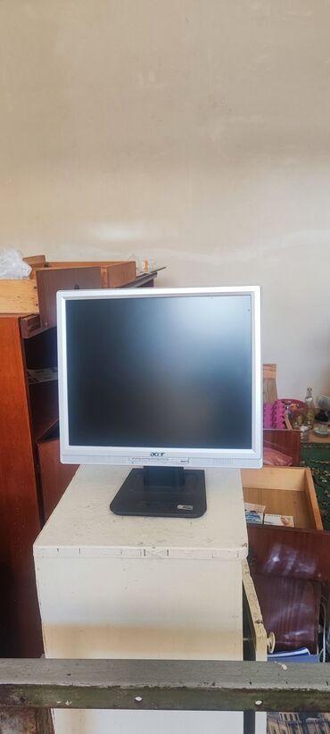 monitor acer: Monitor satılır, işlək vəziyyətdə deyil. 20 man ver götür