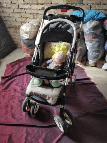 bez lanene bermude: Jungle kolica za decu
Kisobran kolica 
Zajedno se prodaju