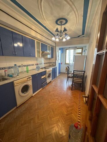 Uzunmüddətli kirayə mənzillər: Tibb Universitetiynen üzbəüz 9 mərtəbəli binanın 7-ci mərtəbəsində -da lalafo.az — 8 Uzunmüddətli kirayə mənzillər: Tibb Universitetiynen üzbəüz 9 mərtəbəli binanın 7-ci mərtəbəsində — 8