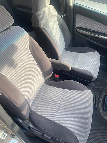 pod: Honda Stream: 2001 г., 1.7 л, Бензин, Минивэн — 6