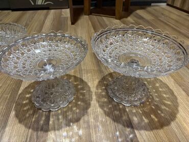 ucuz qab qacaqlar: Tort və şiriniyyat qabı, Şüşə