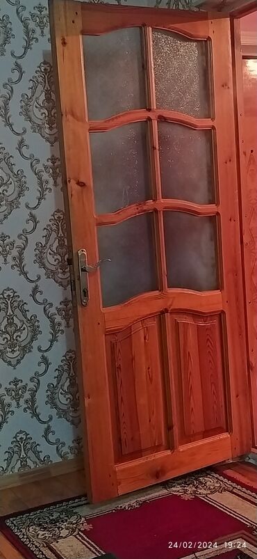crna udovica kapi: Taxta Otaq qapısı İşlənmiş