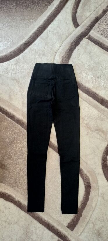 trenerke su znak predaje: Color - Black, Single-colored