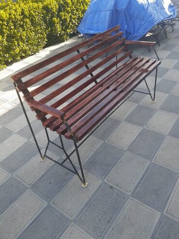 Bağ, çöl masa və oturacaq dəstləri: Metall karkaslı taxta lamelli skamya dəsti - Məhsul: açıq məkana — 37