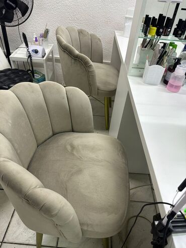 кресло качалка для малышей: Продаётся диван 9000 сом кушетка 3500 сом белые стулья для мастеров