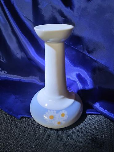 Ostali kućni dekor: Svecnjak nov,vintaz porcelanski. Visina. 18,5cm. Stopa. 11cm — 1