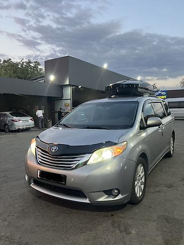 corolla 2016: Toyota Sienna: 2016 г., 3.5 л, Автомат, Бензин, Минивэн — 3