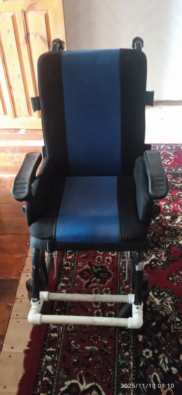 Yerimək üçün arabalar, çəliklər, əsalar, rollatorlar: Təkərli əlil arabası – komfortlu və funksional model - Rəng