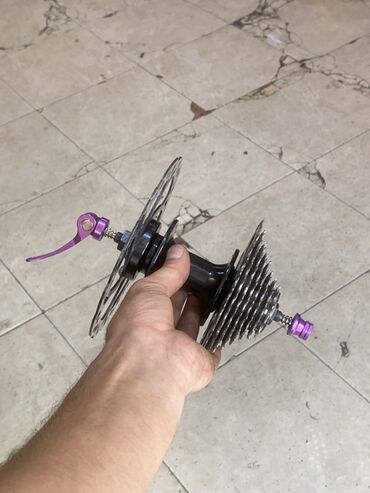 Velosiped ehtiyyat hissələri: Kaset, rotor tam idyal vezyetde qiyant madelinin usdunen cxib obud