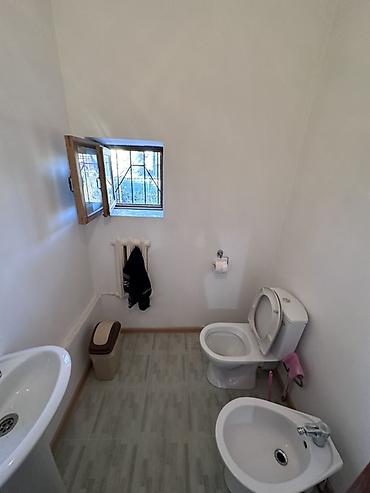 4 комнаты: Продаю дом 🏠 село Ортосай Улица Иманалиева 📍Локация : 700 м от — 8