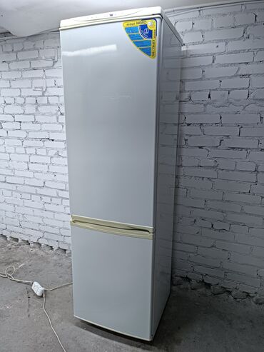 бытовая техника холодильник: Холодильник Б/у, Двухкамерный, 60 * 185 * 60