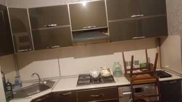 i̇şlənmiş mətbəx mebelləri: Kuxna mebeli satılır. Ustunde cizigi bele yoxdu. Yenisi yigildigi ucun