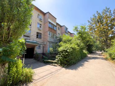 квартиры в городе бишкек: 3 комнаты, 58 м², 104 серия, 4 этаж, Косметический ремонт