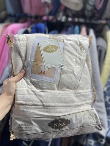 Халаты: Чтоб приятно было Душ и ванну принимать, Нужно всем в подарок Банный — 4