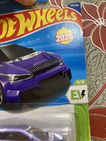 Avtomobil modelləri: Məhsul: Hot Wheels die-cast maşınları – EV mövzusu Dəst tərkibi: - — 22