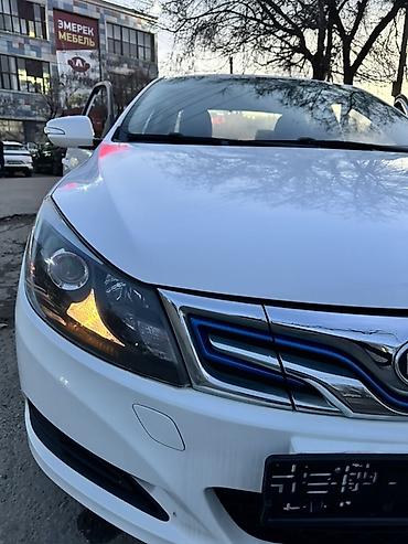 BYD: BYD E5: 2019 г., Электромобиль, Седан — 2