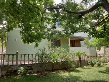 Həyət evləri və villaların satışı: 6 otaqlı, 400 kv. m, Orta təmir — 18