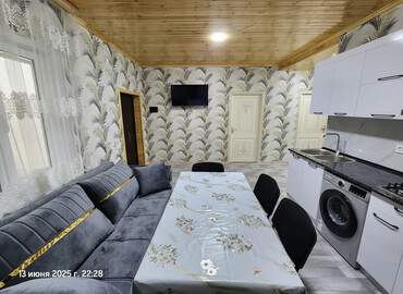 Günlük kirayə evlər: 100 kv. m, 5 otaqlı, Kombi, Qaz, İşıq — 1