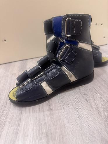 Детская одежда и обувь: Uşaq üçün ortopedik sandal cütü 
 :1defe geyilib ortopedik 36 razmer — 1