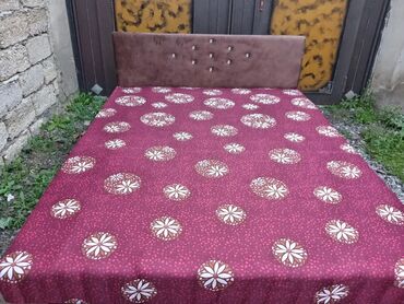 Çarpayılar: Təzə çarpayılar. 1 nəfərlik çarpayılar 60manat. 2 nəfərlik taxt — 18