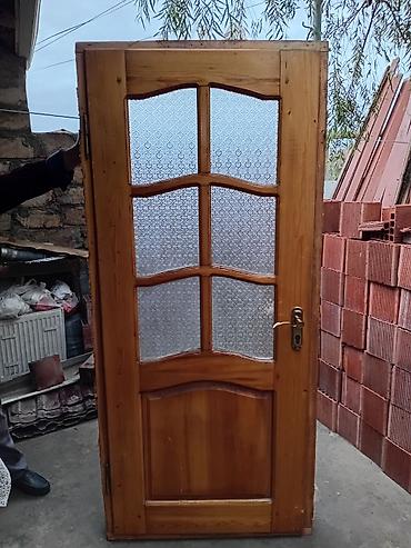 darvaza qapi: Taxta şüşəli qapı pirintusuda var - Material: təbii ağac — 2