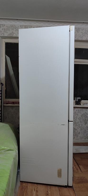 mini refrigerator: Холодильник Samsung, двухкамерный, белый, с нижней морозильной — 2
