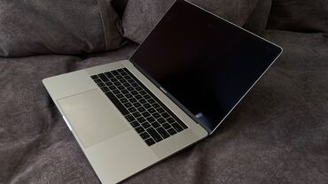 Apple MacBook: Apple MacBook, 13.3 ", Intel Core i5, 256 GB — 19