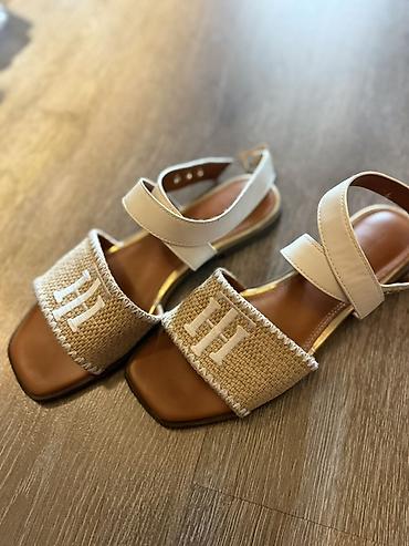 Basanoşka və səndəllər: Tommy Hilfiger, Ölçü: 37, rəng - Bej, İşlənmiş — 1