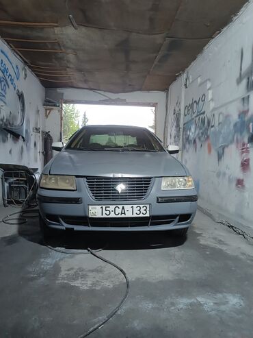 priora sedan: Boz rəngdə olan bu sedan gündəlik istifadə üçün əlverişlidir