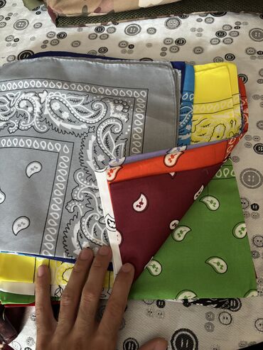 Qazanlar: Bandana satıram 2.50 uzaq yerlere çatdırılma 3 azn əlaqə üçün vp yaza