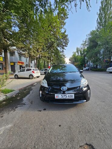 спринтер срочно: Toyota Prius: 2015 г., 1.8 л, Вариатор, Бензин, Хетчбек