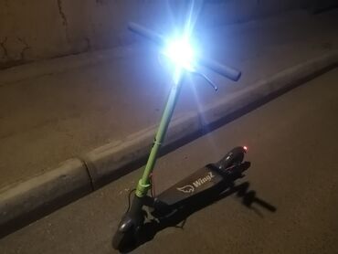 CD, DVD disklər və kassetlər: İşlənmiş Elektrik samokat 8", ≤ 250 Vt, 16 - 25 km/s, Ünvandan götürmə