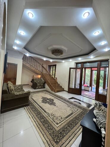 дома в кара балте: 370 м², 5 комнат