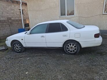 Toyota: Toyota Camry: 1995 г., 2.2 л, Механика, Бензин, Седан