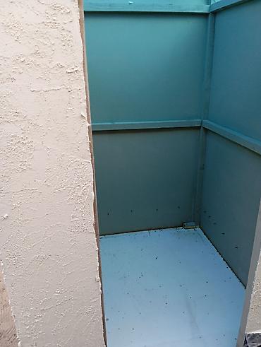 Уличный туалет: - Наружный туалет, - Конструкция: каркасная, с двускатной крышей. - — 5