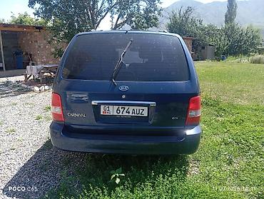 бу тачила: Kia Carnival: 2004 г., Автомат, Бензин, Минивэн — 3