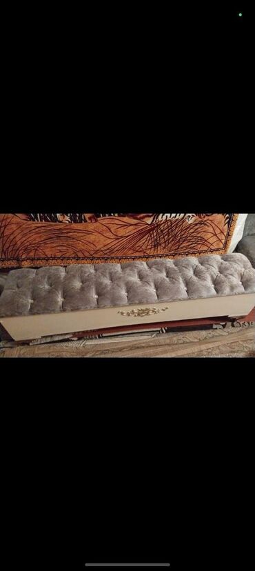 Qonaq otağı dəstləri: Klassik üslubda qonaq otağı dəsti Komplektin tərkibi: - İki qapılı — 12