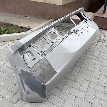 l6 машина: Передний бампер для Li Auto L6. 
Б/у, оригинал — 2