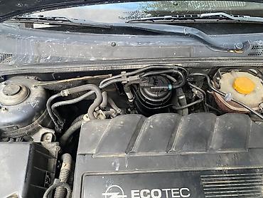 Opel: Opel Signumn, tamno siva metalik, 5 vrata. Glavne karakteristike: - — 15
