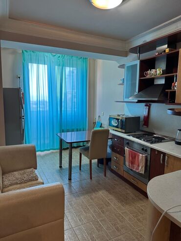 Uzunmüddətli kirayə mənzillər: Bu kirayə mənzil rahat yaşayış üçün uyğun geniş bir otaq təklif edir — 10