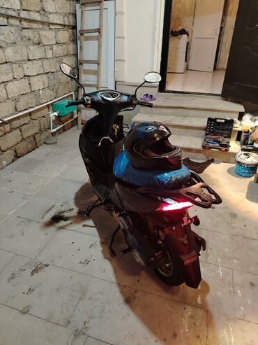 Mopedlər,skuterlər: Salam moped satilir sadece apqi satqi senedi var 49 kubdu sureti 60 70 — 8